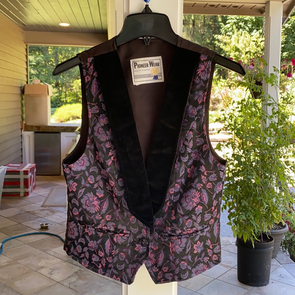 Ladies Vintage Black Floral Vest
